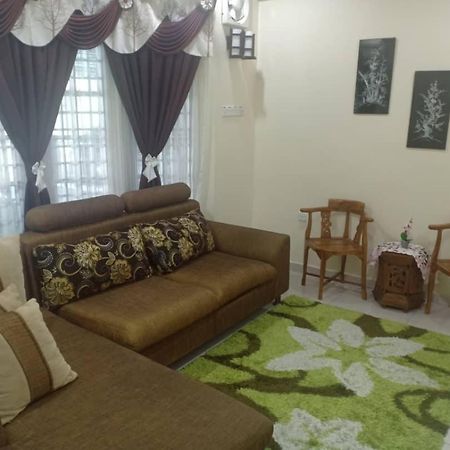 Kh Homestay Comfy N Calm Seri Manjung Kültér fotó