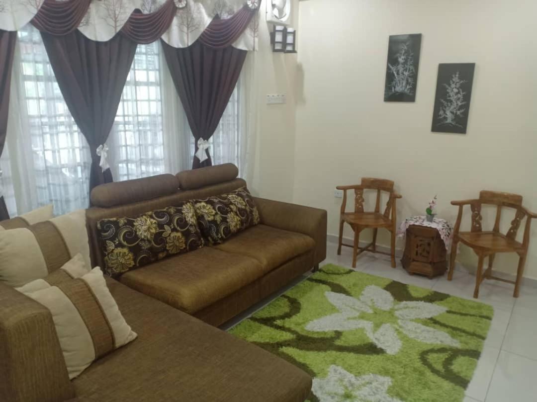 Kh Homestay Comfy N Calm Seri Manjung Kültér fotó