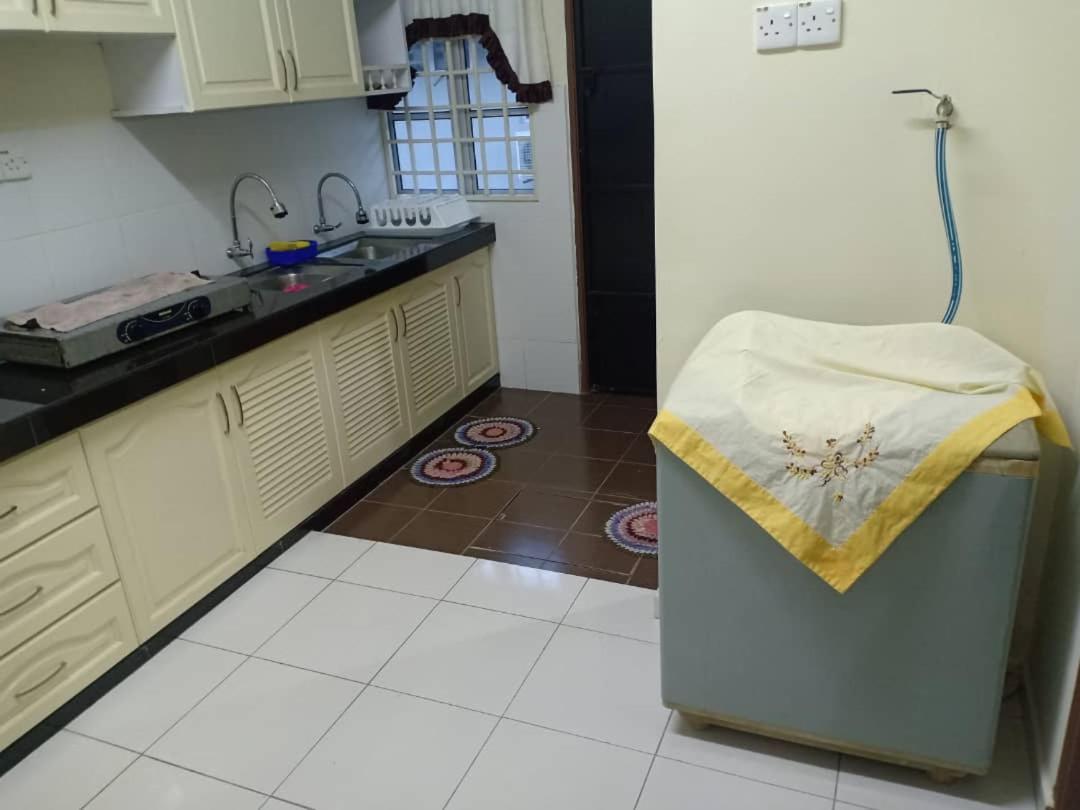 Kh Homestay Comfy N Calm Seri Manjung Kültér fotó