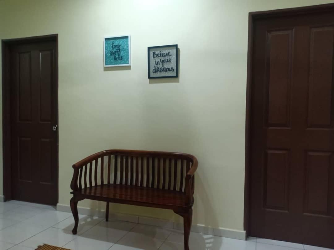 Kh Homestay Comfy N Calm Seri Manjung Kültér fotó